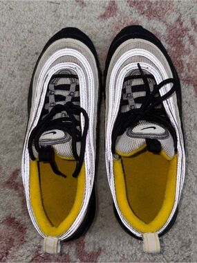 Nike Kids Silver and Black Sneakers with Yellow Lining
